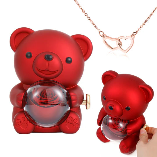 Collar de corazón grabado con oso rosa real