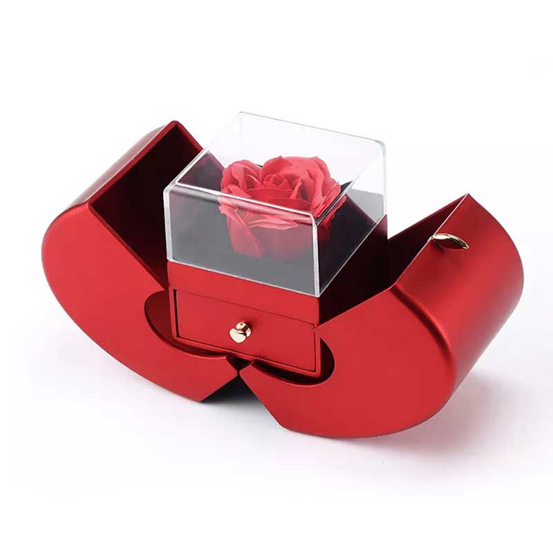 Rosa eterna - Collar con forma de corazón