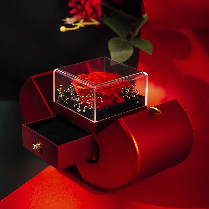 Rosa eterna - Collar con forma de corazón