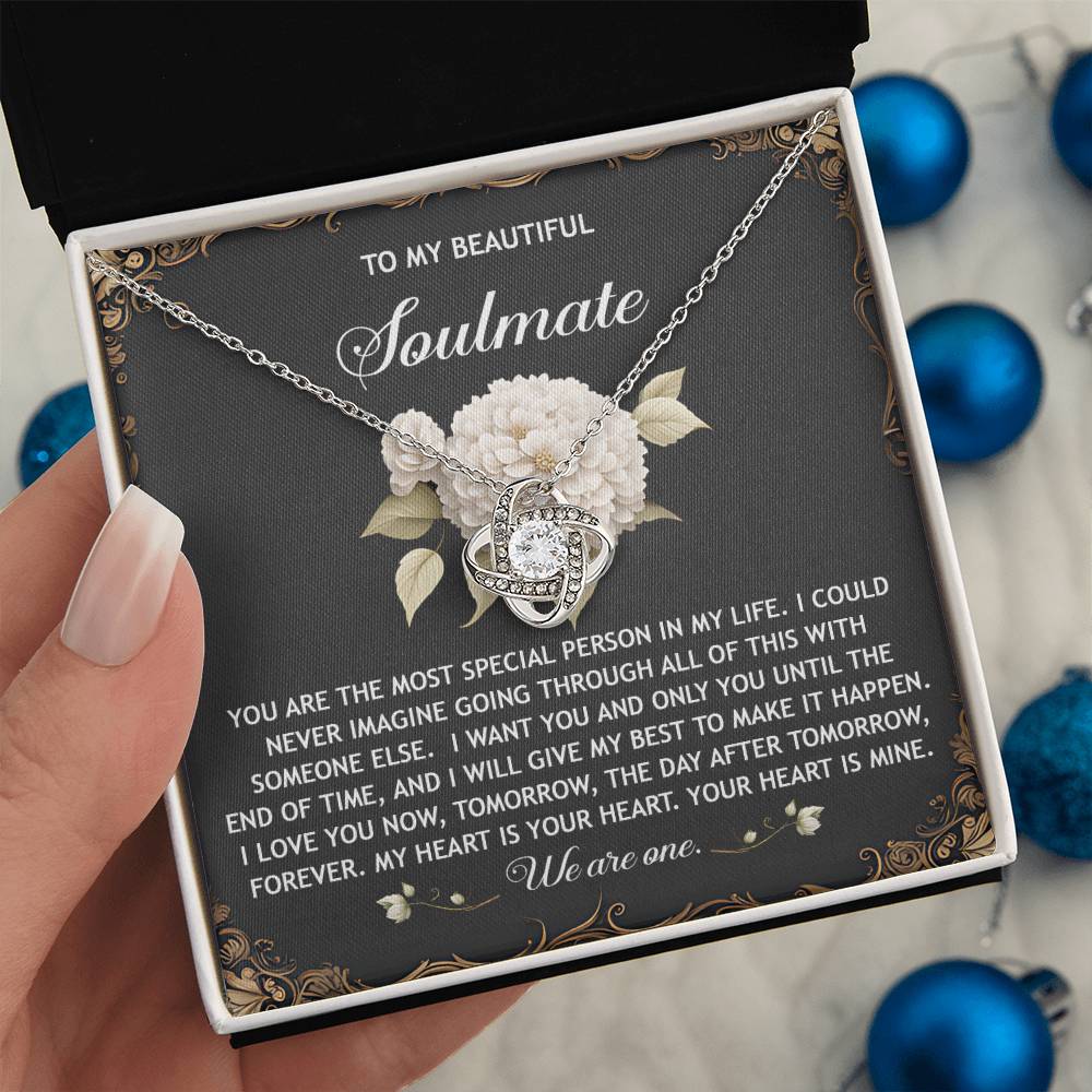 Soulmate - We Are One - Love Knot Necklace