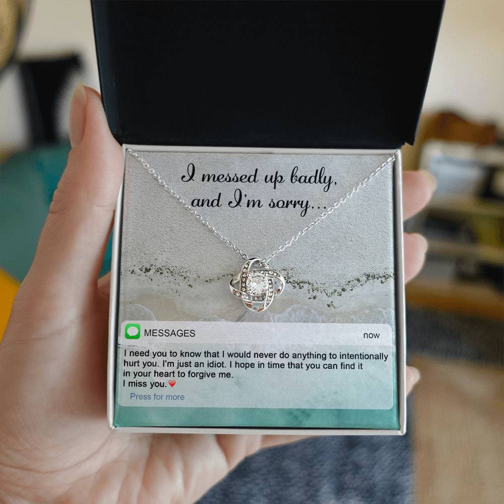 Lo siento, soy un idiota. Collar con nudo de amor.