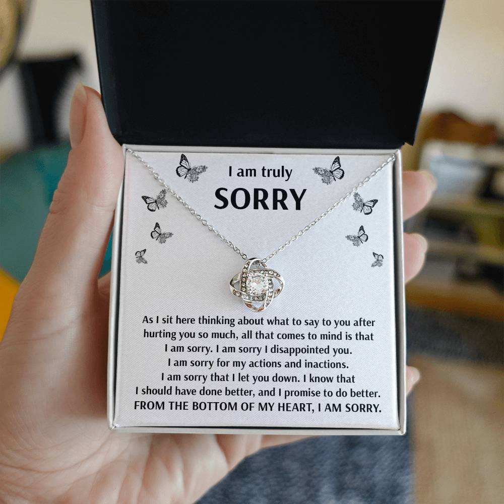 Lo siento, mejor hecho: collar con nudo de amor